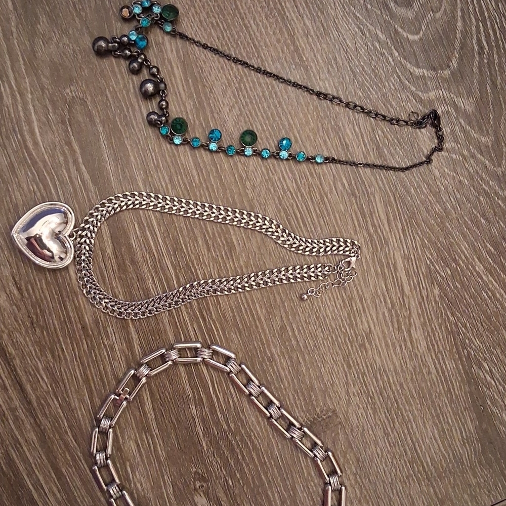 Elegant Silver and Black Necklace Set